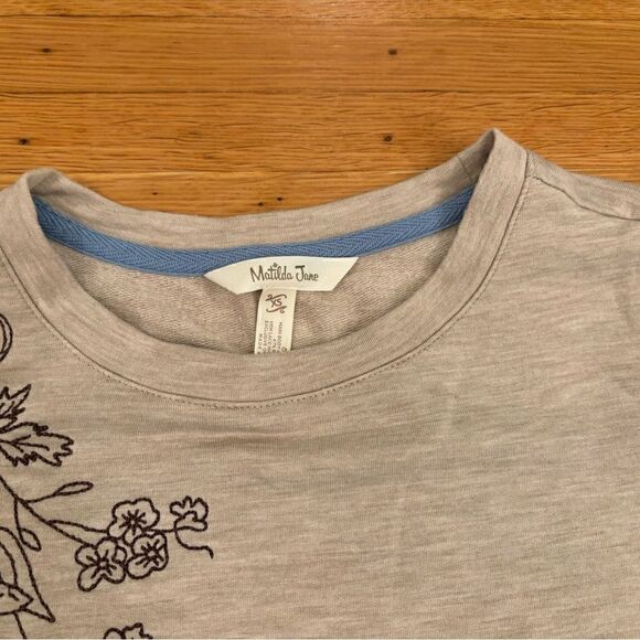 Matilda Jane beige embroidered flower long sleeve top - Picture 2 of 6